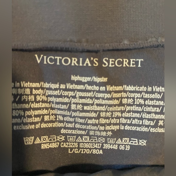 17 pairs of Victoria secret undies - Picture 4 of 4